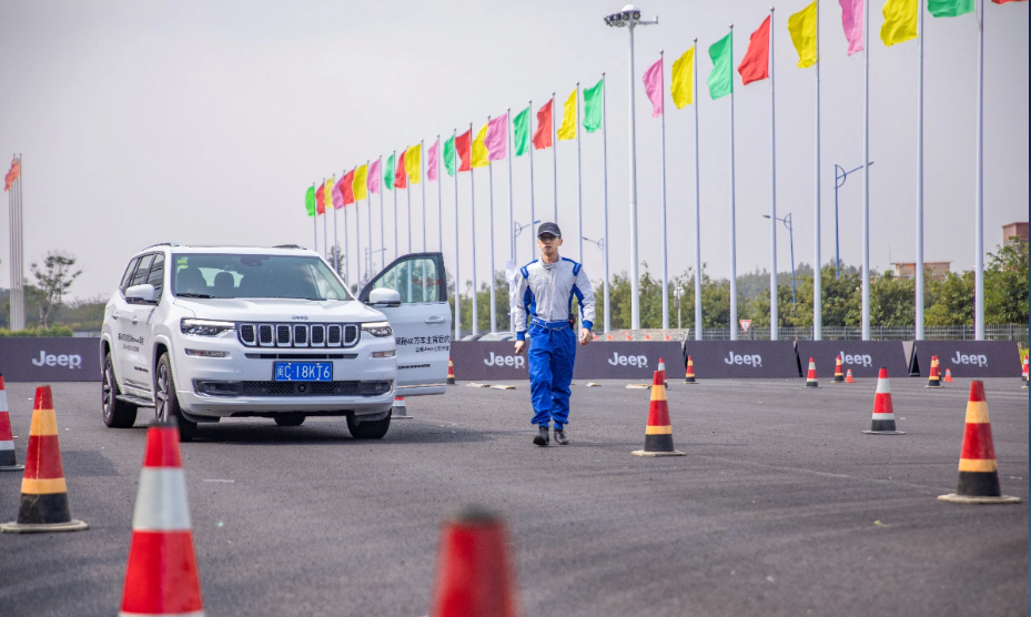 全新Jeep大指挥官VIP深度试驾体验营